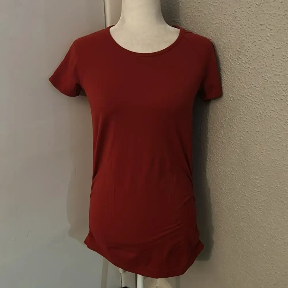Athleta Red Crewveck Activewear Top M Athleisure Sportswear Casual Cherry Girl